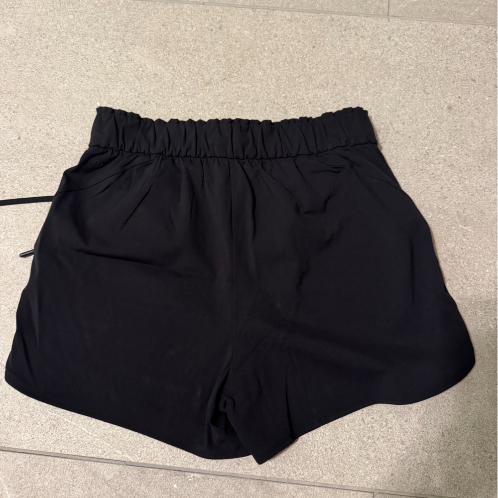 Lululemon Black Stretch Luxtreme Short - Picture 2 of 4